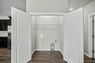 3189 W Reese in Springfield, MO - Foto de edificio - Building Photo