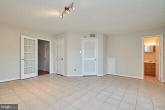 4804 Heron Neck Ln in Fairfax, VA - Building Photo - Building Photo