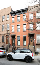 562 Henry St in Brooklyn, NY - Foto de edificio - Building Photo