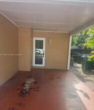 19920 SW 118th Pl in Miami, FL - Foto de edificio - Building Photo