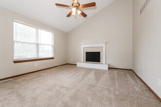 3026 SW Shadow Brook Dr in Blue Springs, MO - Building Photo - Building Photo