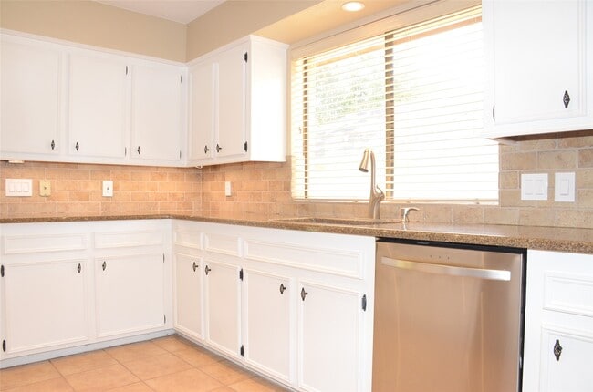 property at 3002 N Blue Meadow Cir