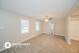 205 Wellington Dr in Mcdonough, GA - Foto de edificio - Building Photo