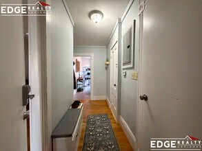 471 Cambridge St, Unit 3 in Cambridge, MA - Foto de edificio - Building Photo