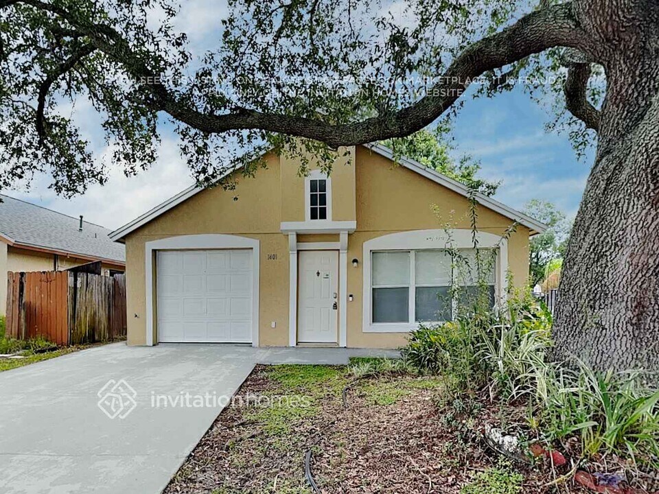 1401 Brookebridge Dr in Orlando, FL - Building Photo