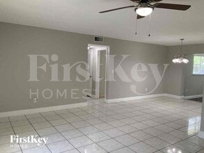 2930 NW 184th St in Miami Gardens, FL - Building Photo - Building Photo