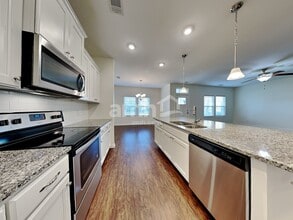 212 Dogwood Cir in Savannah, GA - Building Photo - Building Photo