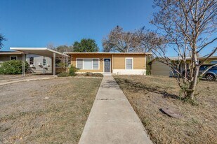 423 Olney Dr in San Antonio, TX - Building Photo