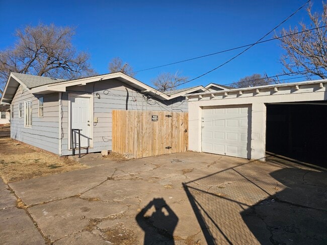 411 S Florida St, Unit A in Amarillo, TX - Foto de edificio - Building Photo