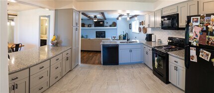 1861 W Deane St in Fayetteville, AR - Building Photo - Building Photo