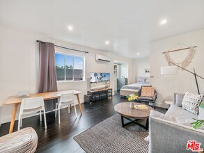 1/2 Sunset Blvd in Los Angeles, CA - Building Photo - Building Photo