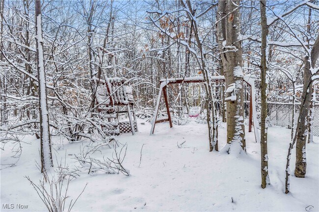 property at 3884 Skyview Dr