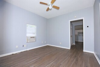 107 Prewitt Ln in West Columbia, TX - Building Photo - Building Photo