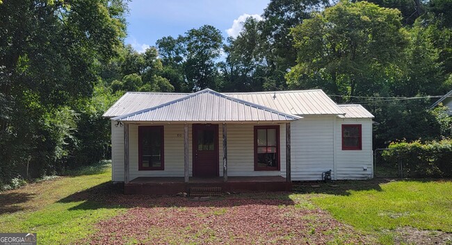 property at 810 N Jackson St
