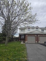 1 Kincardine Dr in Ottawa, ON - Building Photo