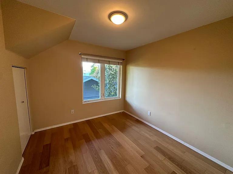 1535 Lincoln St in Hood River, OR - Building Photo