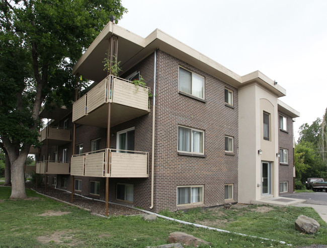 Off Belmar Apartments in Lakewood, CO - Foto de edificio - Building Photo