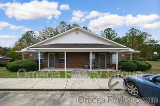 Ridge View Apartments in Columbiana, AL - Foto de edificio - Building Photo