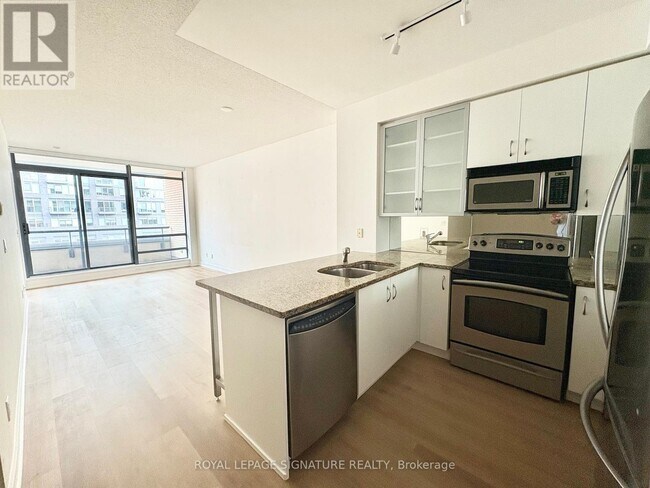 438-1438 King St W in Toronto, ON - Building Photo - Building Photo