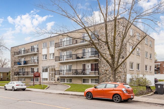 1740 Décarie Rue in St. Laurent, QC - Building Photo - Building Photo