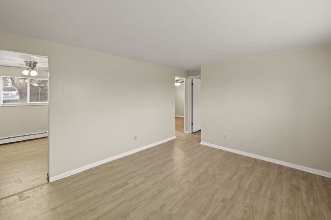 4060 Airport Rd in Colorado Springs, CO - Foto de edificio - Building Photo