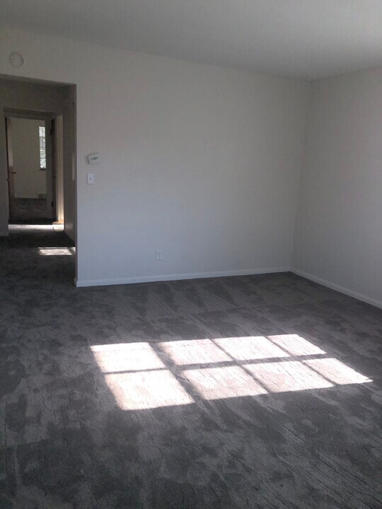224 Ridgeway Ave, Unit 4 in Southgate, KY - Foto de edificio