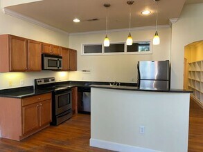 525 E Grace St, Unit 203 in Richmond, VA - Building Photo - Building Photo