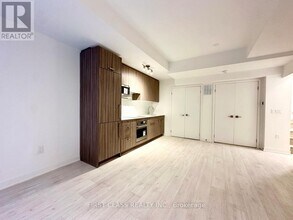 65 Curlew Dr in Toronto, ON - Building Photo - Building Photo