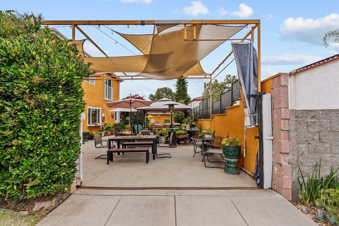 12609 Woodgreen St in Los Angeles, CA - Building Photo