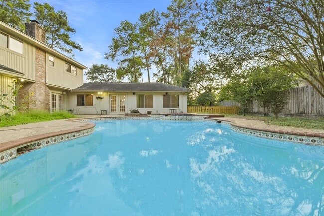 property at 3838 Glenheather Dr