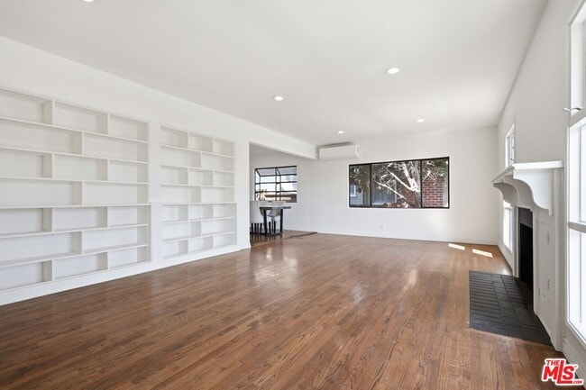 9741 Alcott St in Los Angeles, CA - Building Photo - Building Photo