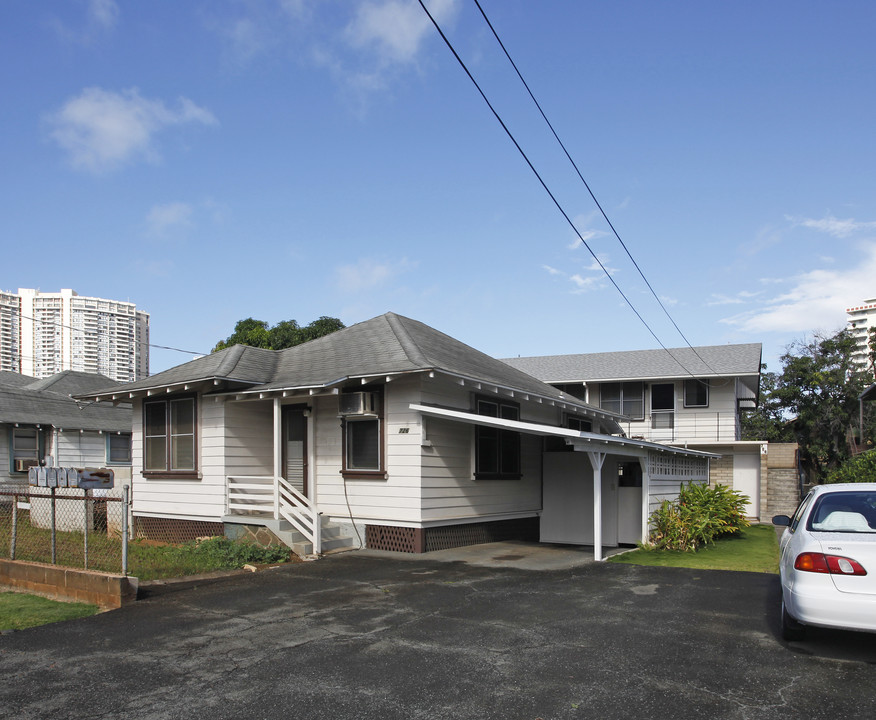 726-728 Hausten St in Honolulu, HI - Building Photo