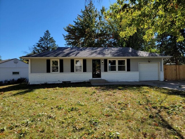 property at 5105 NE 44th St