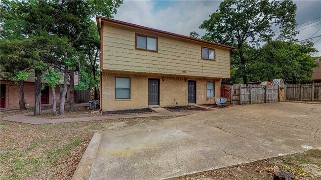 1002 Verde Dr, Unit A in Bryan, TX - Building Photo - Building Photo