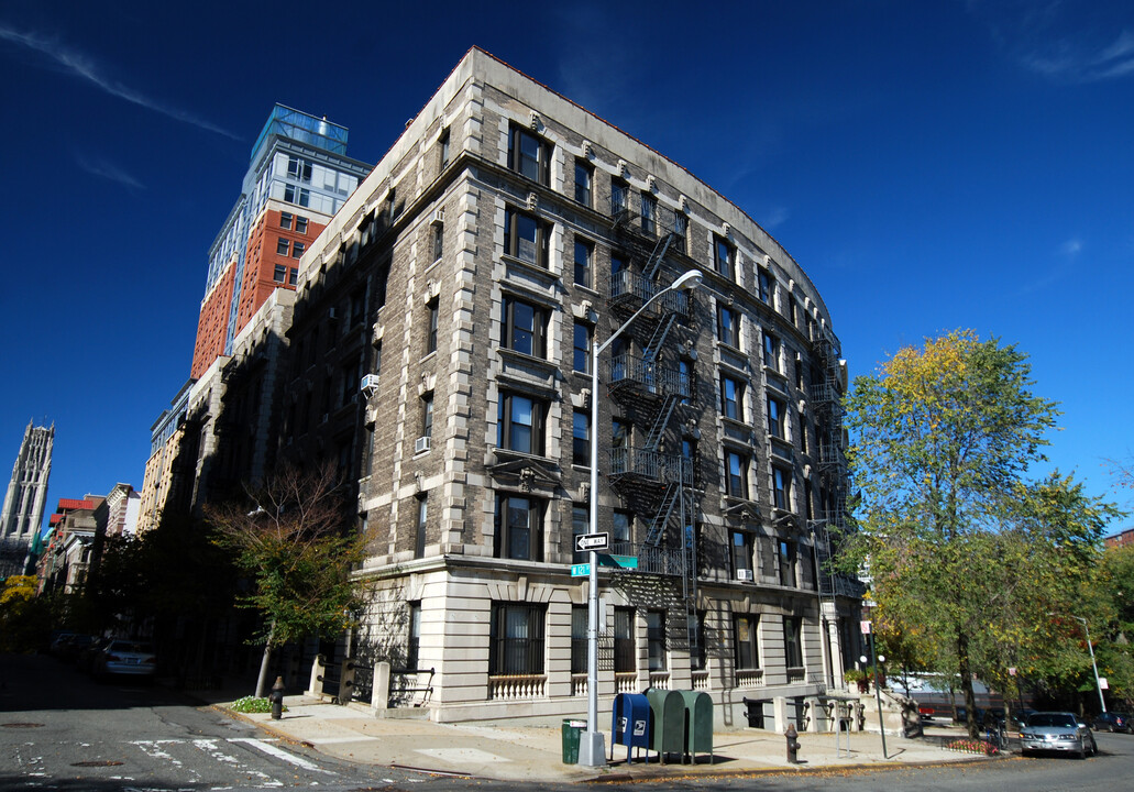 110 Morningside Dr in New York, NY - Building Photo