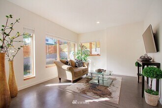 7410 Sunnyside Ave N in Seattle, WA - Building Photo - Building Photo
