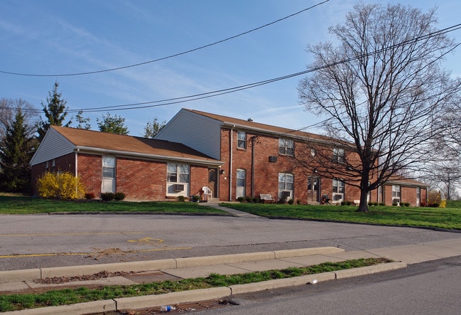 2 Circle Drive in Florence, KY - Foto de edificio - Building Photo