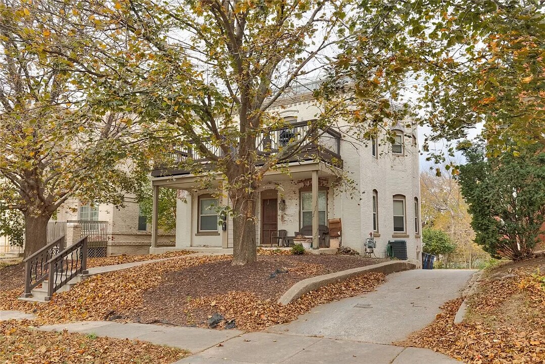 812 Des Moines St, Unit 814DesMoinesSt. in Des Moines, IA - Building Photo