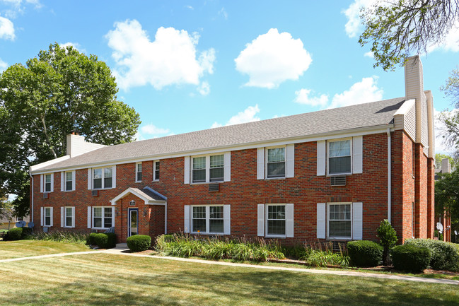 The Arbors in Rockford, IL - Foto de edificio - Building Photo