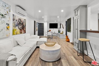 8812 Harratt St in West Hollywood, CA - Building Photo - Building Photo