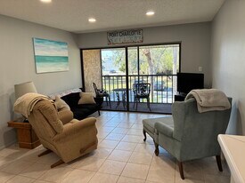 19505 Quesada Ave, Unit UU203 in Port Charlotte, FL - Building Photo