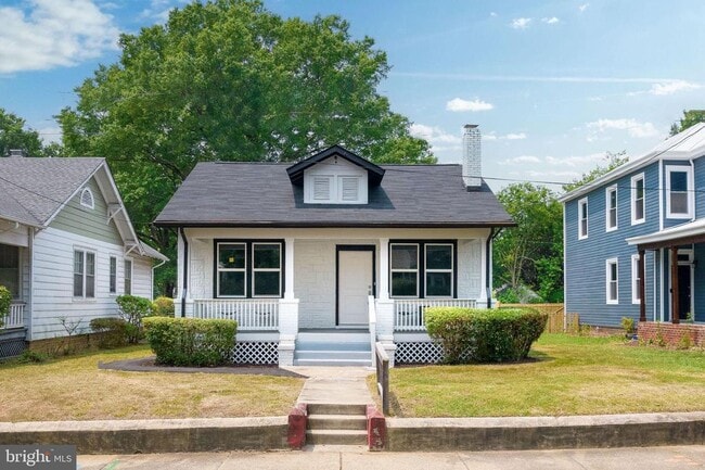 property at 24 E 33rd St
