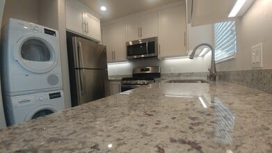 126 Cowell St, Unit 128 in Santa Cruz, CA - Building Photo - Building Photo