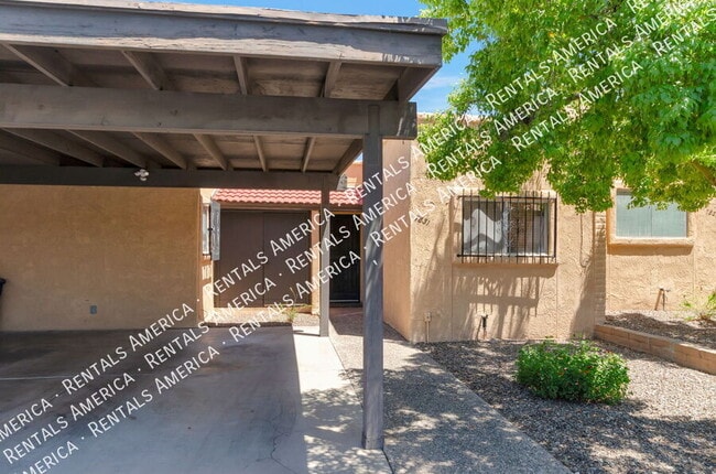 7831 E Lester St in Tucson, AZ - Building Photo - Building Photo