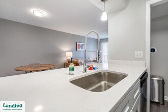 6111 Allisonville Rd in Indianapolis, IN - Building Photo - Building Photo