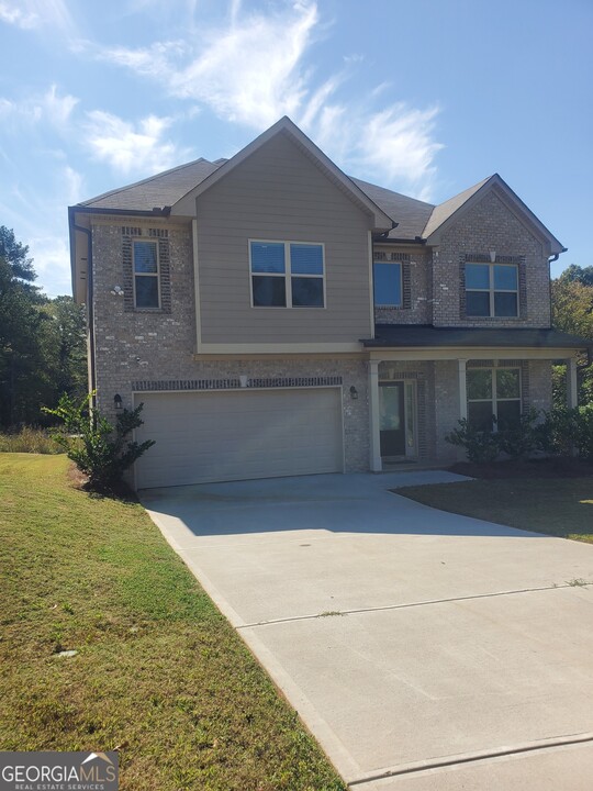 5046 Lynnonhall Ct in Stonecrest, GA - Building Photo