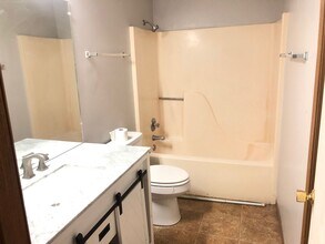 1414 Croxton Ave in Bloomington, IL - Building Photo - Building Photo
