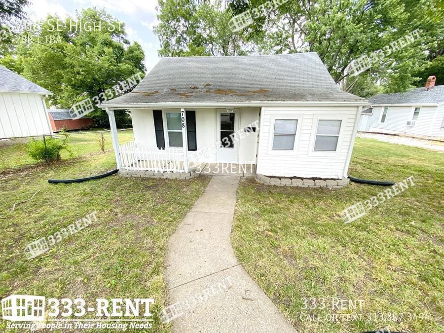 708 High St in Lee's Summit, MO - Building Photo