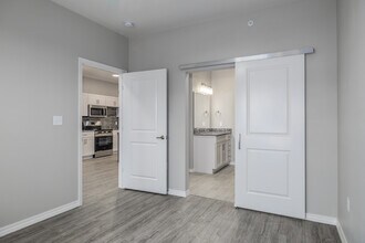 The Wayfarer in the Dale in Springfield, MO - Building Photo - Interior Photo