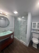 60 Beach Rd, Unit 1 in Revere, MA - Foto de edificio - Building Photo